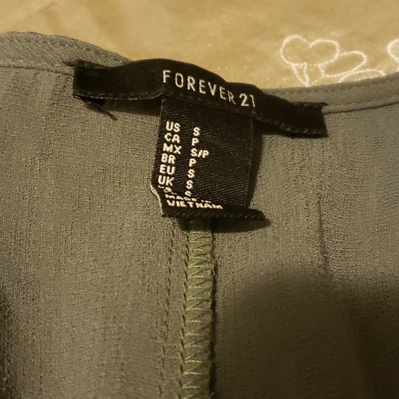 Forever 21 Shorts Romper - Picture 5 of 8